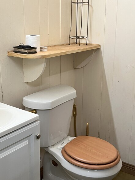 More Photos Of 943 Gallatin, Jackson Warehouse For Sale