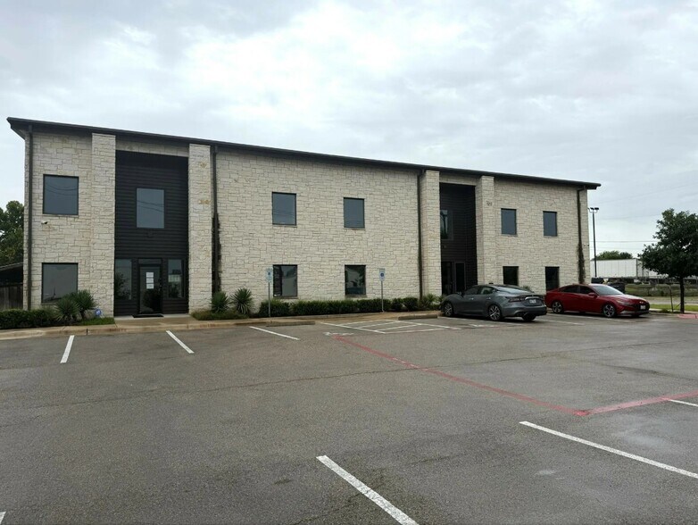 Primary Photo Of 1212 Chisholm Trail Rd, Round Rock Light Distribution For Lease