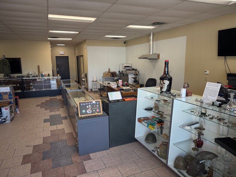 More Photos Of 222 Dix Ave, Glens Falls Freestanding For Lease