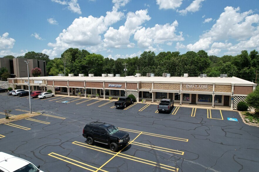 More Photos Of I-430 @ I-430 & Rodney Parham Rd., Little Rock Unknown For Lease
