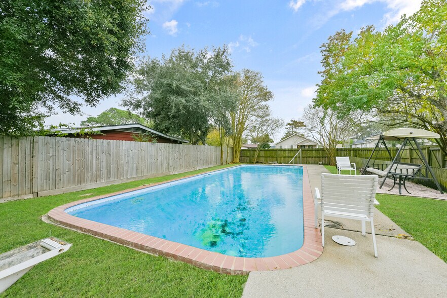 More Photos Of 1804 36th St N, Texas City Multifamily For Sale