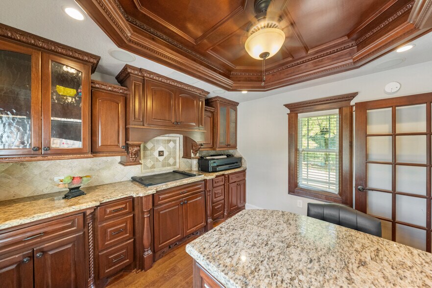 More Photos Of 14000 McAlister Rd, Conroe Office For Sale