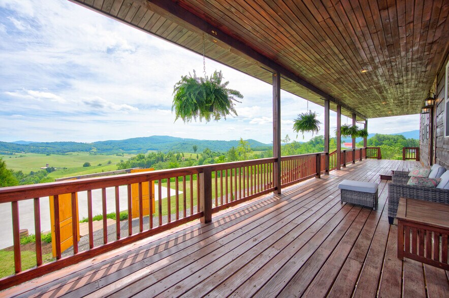 More Photos Of 639 Wagon Wheel Rd, Elk Creek Lodge Meeting Hall For Sale