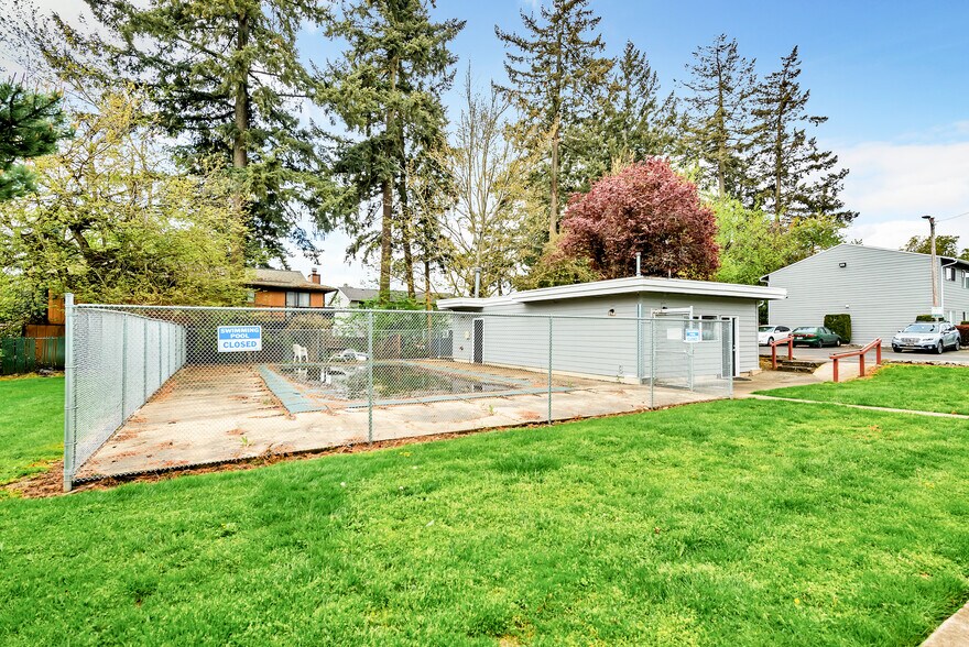 More Photos Of 16300-16400 E Burnside St, Gresham Apartments For Sale