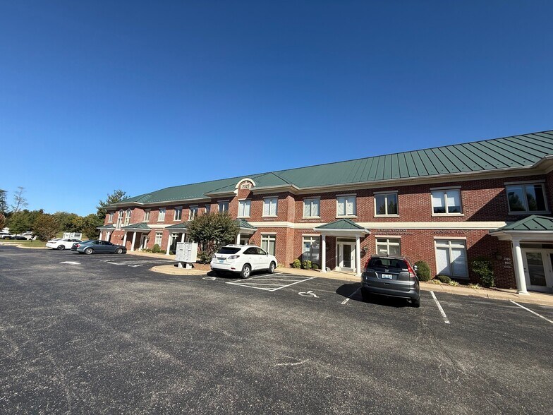 More Photos Of 2527 Nelson Miller Pky, Louisville Office For Lease