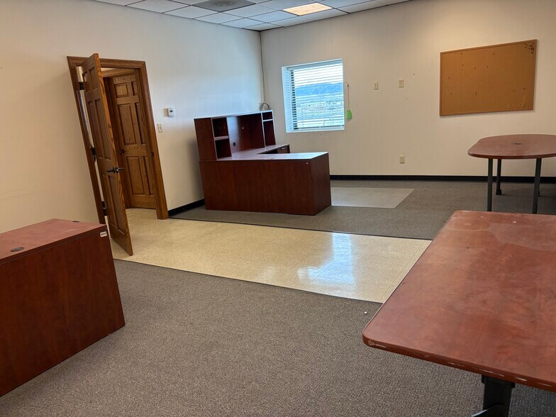 More Photos Of 8560 Delta Dr, Casper Warehouse For Lease