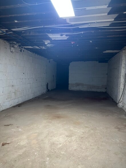 More Photos Of 583-587 Broad St, Newark Storefront Retail Office For Lease