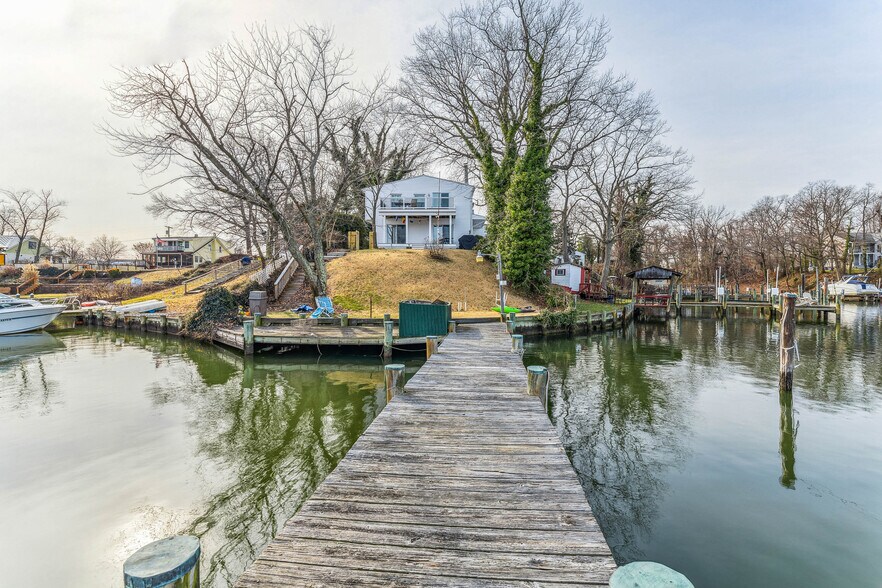 More Photos Of 460 Carvel Beach Rd, Baltimore Apartments For Sale