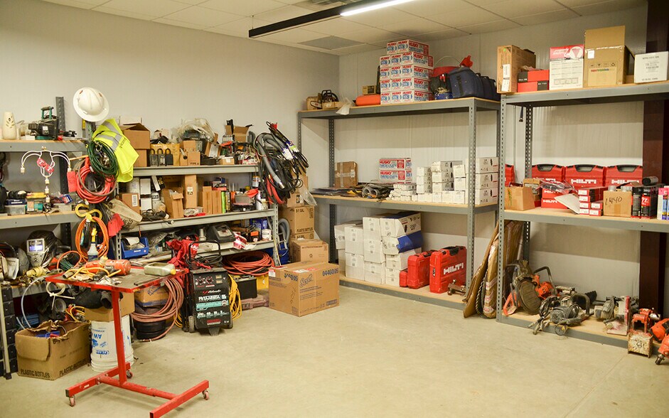 More Photos Of 13085 Harmon Rd, Fort Worth Industrial For Lease