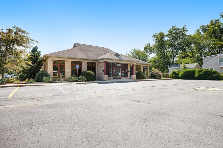 More Photos Of 3598 Green Pointe Ctr, Hamilton Office For Sale