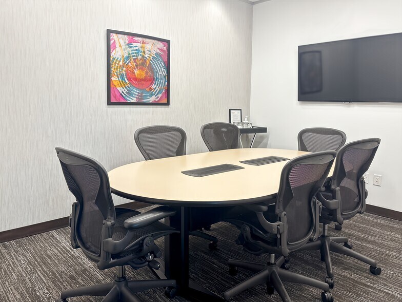 More Photos Of 21 Waterway Ave, The Woodlands Coworking Space