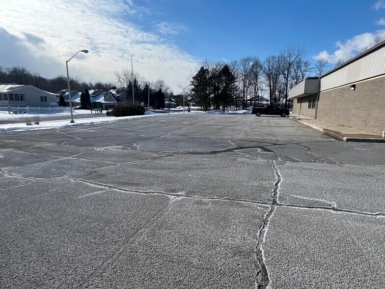 More Photos Of 2401 Chicago St, Valparaiso Telecom Hotel Data Hosting For Lease