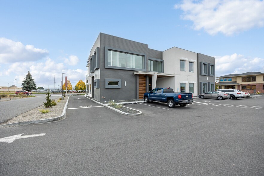 More Photos Of 9425 Sandifur Pky, Pasco Office For Sale