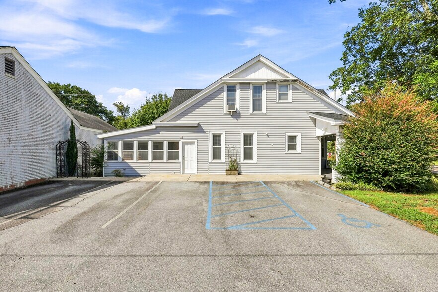 More Photos Of 339 W Main St, Easley Office For Sale