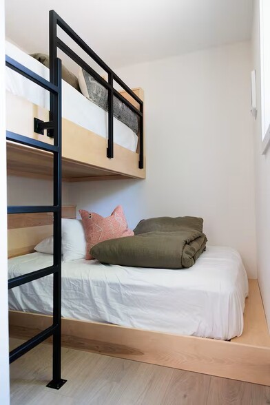 More Photos Of 9239 E 8 Mile Rd, Luther Hotel For Sale