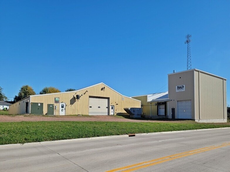 More Photos Of 810 Tamarack Ave, Edgar Industrial For Sale