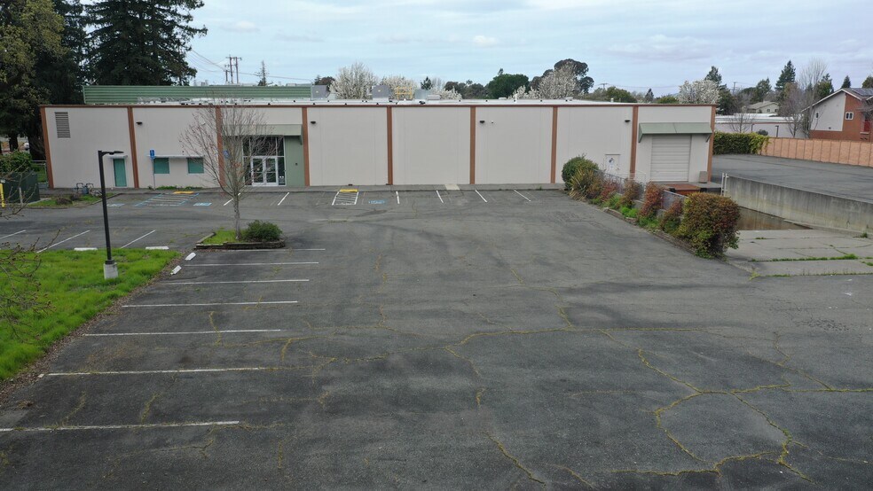More Photos Of 2049 W Steele Ln, Santa Rosa Warehouse For Sale