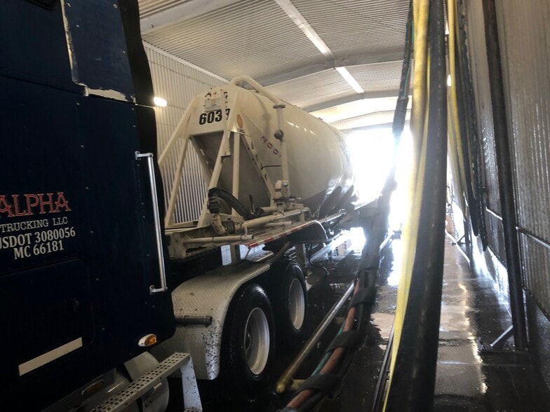 More Photos Of 301 NW County Rd, Hobbs Carwash For Sale