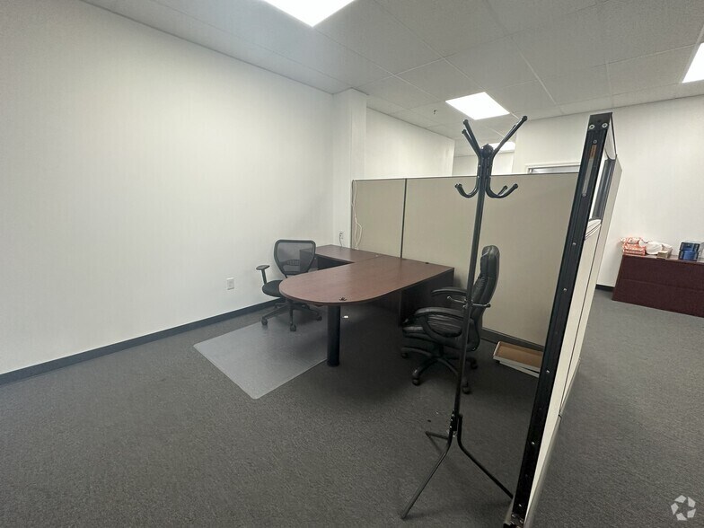 More Photos Of 2640 Old Denton Rd, Carrollton Storefront For Lease