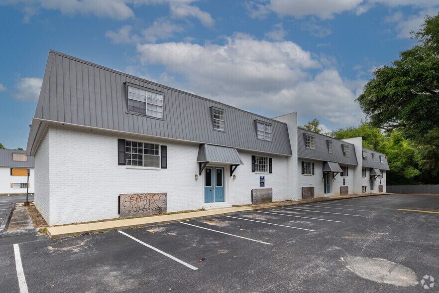 More Photos Of 100 Redwood Cir, Pensacola Apartments For Sale