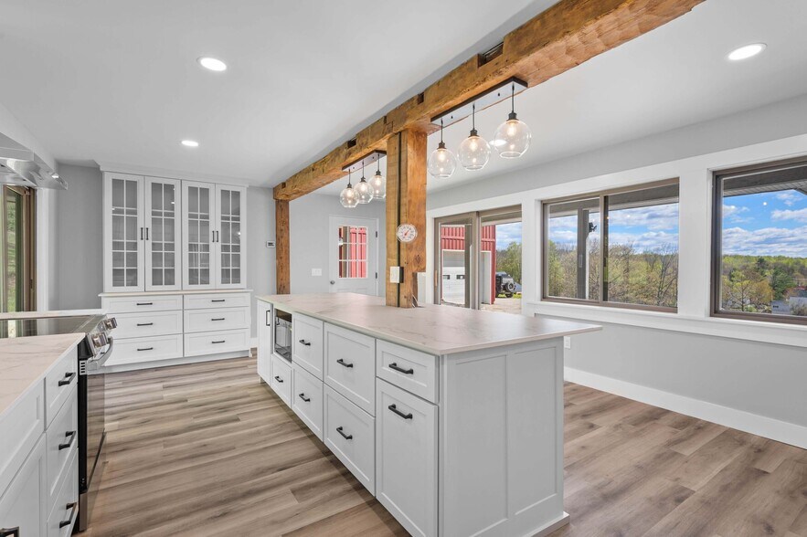 More Photos Of 61 Hathaway Hill Rd, Livermore Flex For Sale