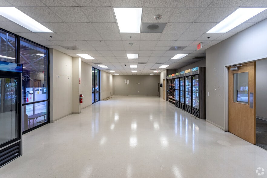 More Photos Of 2641 Sumner Blvd, Raleigh Unknown For Lease