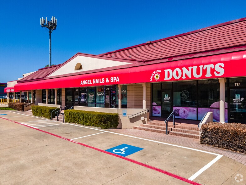 More Photos Of 1905 W 15th St, Plano Storefront For Sale