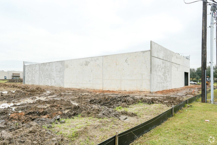 More Photos Of 8035 Spencer Hwy, Deer Park General Retail For Sale