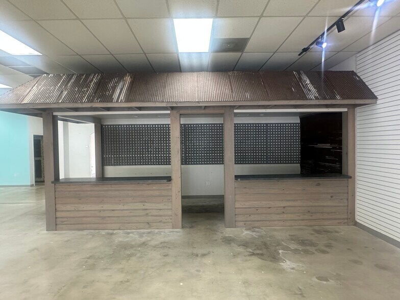 More Photos Of W University @ SWC W. University & S.W. 34th St., Gainesville Unknown For Lease