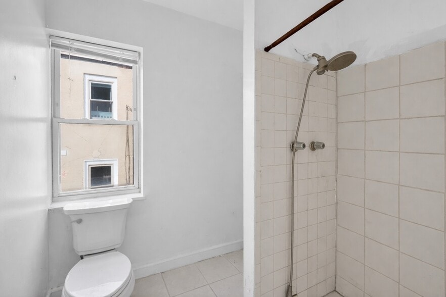 More Photos Of 916 Blagden Aly NW, Washington Flex For Sale