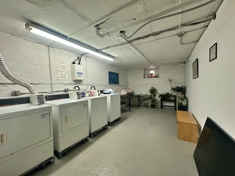 More Photos Of 3014 29th St, Long Island City Apartments For Sale