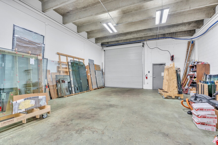 More Photos Of 518 W North 1st St, Seneca Storefront Retail Office For Sale