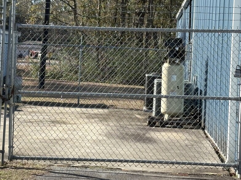 More Photos Of 2760 US Hwy 80, Bloomingdale Freestanding For Sale