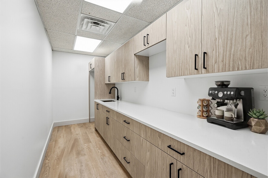 More Photos Of 1130 Hooper Ave, Toms River Office For Lease