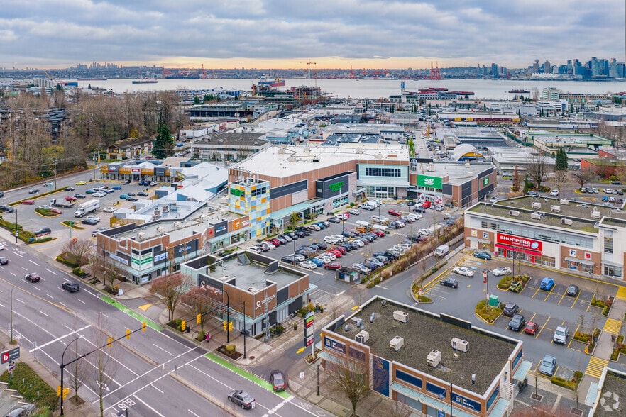 More Photos Of 845 Marine Dr, North Vancouver General Retail For Sale