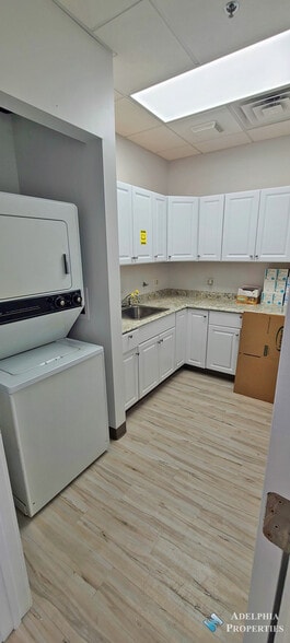 More Photos Of 26W285 Geneva Rd, Wheaton General Retail For Lease