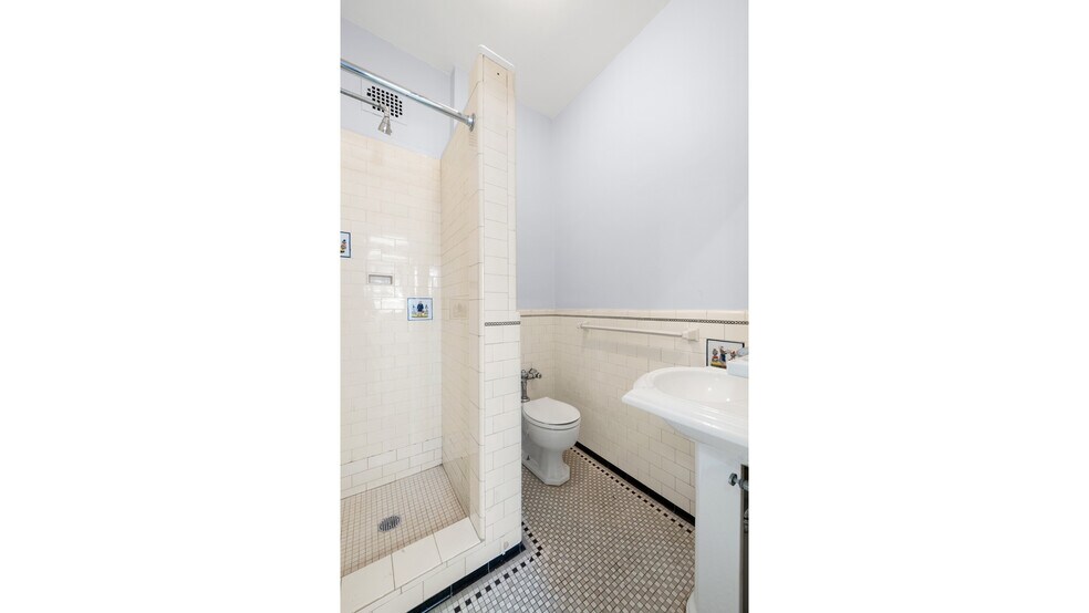 More Photos Of 235 E 22nd St, New York Apartments For Sale