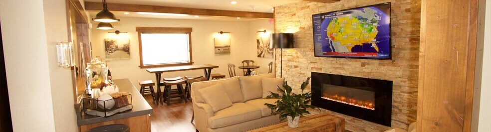 More Photos Of 612 W US 50 Hwy, Syracuse Hotel For Sale