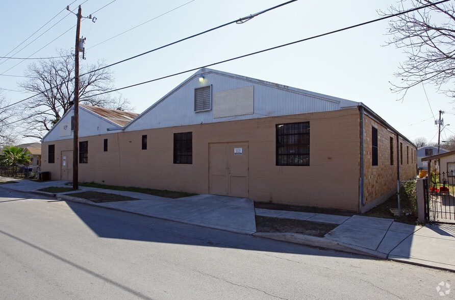 More Photos Of 1124 Delgado St, San Antonio Warehouse For Sale