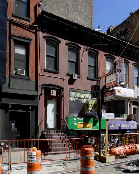 Primary Photo Of 203 E 26th St, New York Restaurant For Lease