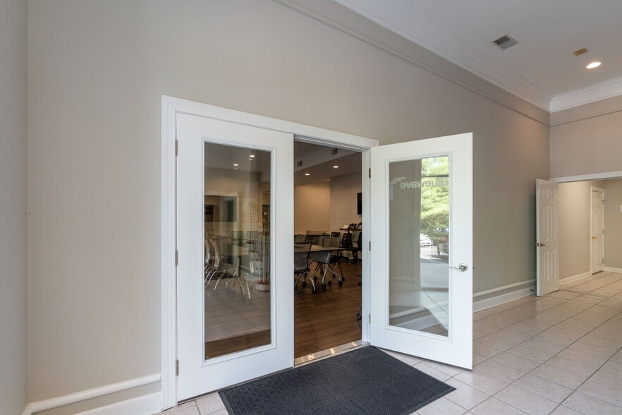 More Photos Of 3240 Office Pointe Pl, Louisville Coworking Space