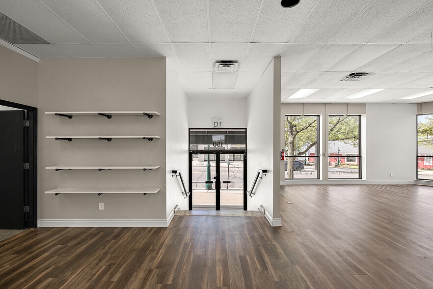 More Photos Of 150 E University Dr, Rochester Storefront Retail Office For Lease
