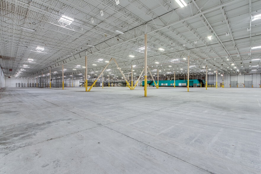 More Photos Of 2600 Buford Hwy, Buford Distribution For Lease