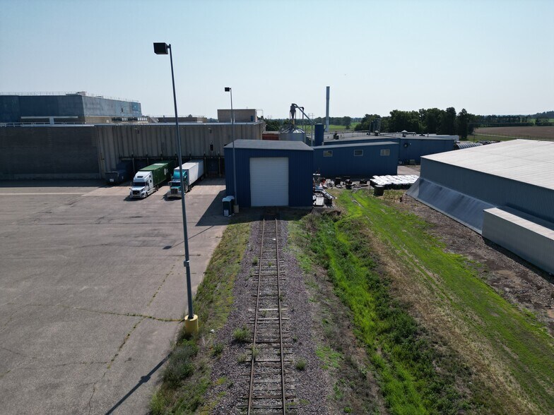 More Photos Of 4930 Hayes Ave, Plover Distribution For Lease