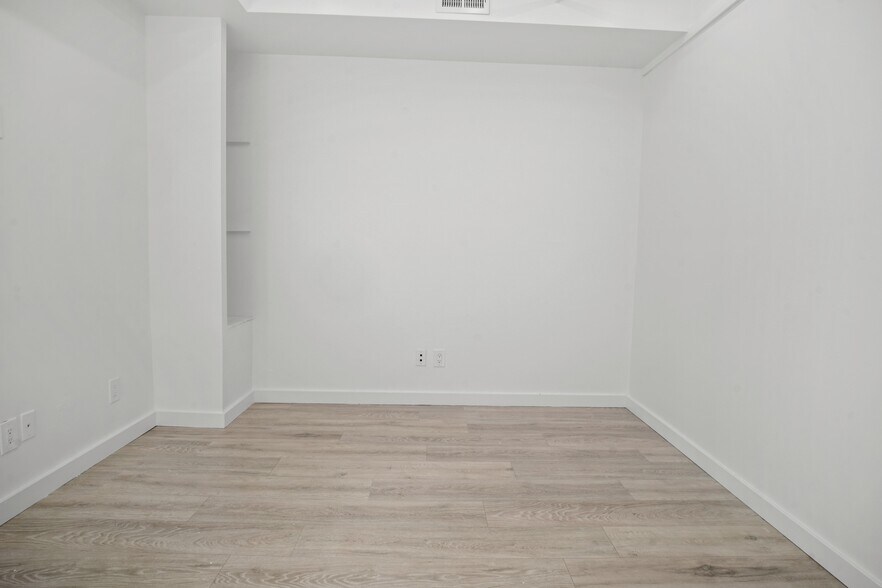 More Photos Of 2535 Kettner Blvd, San Diego Office Residential For Sale