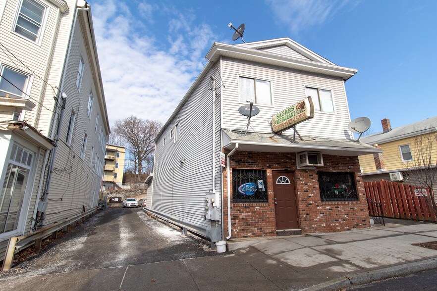 Primary Photo Of 172 Maple St, Naugatuck Restaurant For Sale