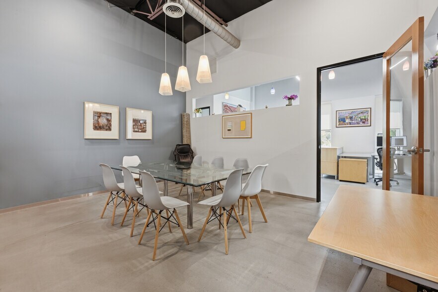 More Photos Of 8495 Redwood Creek Ln, San Diego Manufacturing For Sale