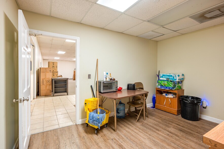More Photos Of 126 State Road 60 W, Lake Wales Freestanding For Sale