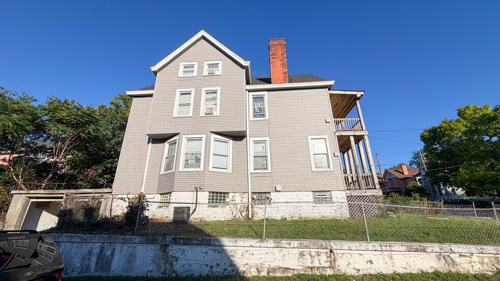 More Photos Of 275 McCormick Pl, Cincinnati Apartments For Sale