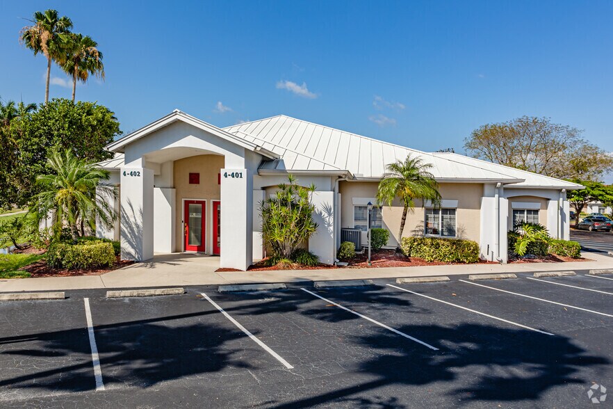 Primary Photo Of 12651 McGregor Blvd, Fort Myers Office For Lease